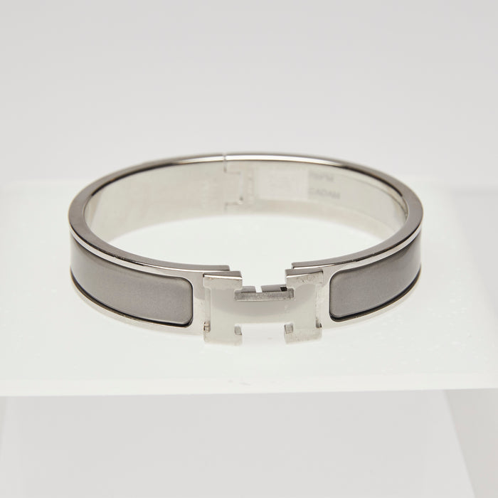 Pre-Loved Grey Enameled Thin Bracelet with Silver Tone Hardware. (front)