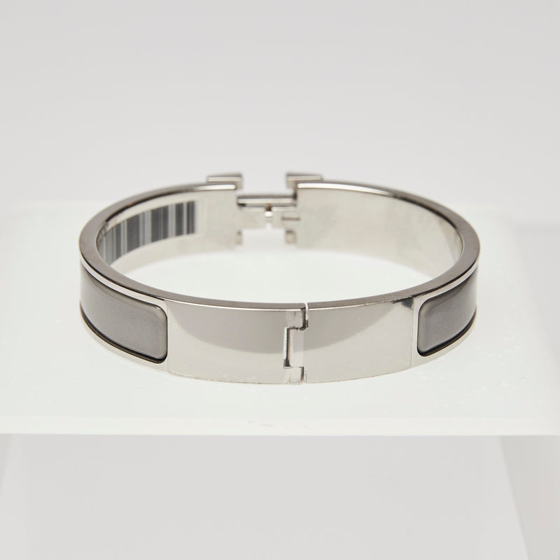 Pre-Loved Grey Enameled Thin Bracelet with Silver Tone Hardware. (back)