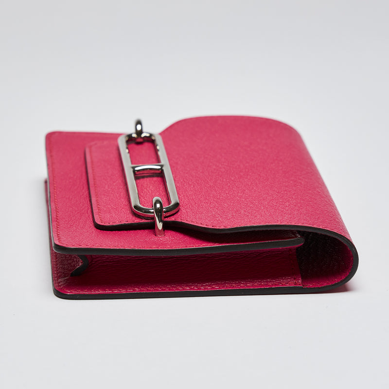 Excellent Pre-Loved Magenta Pink Grained Leather Flap Compact Wallet.(side)