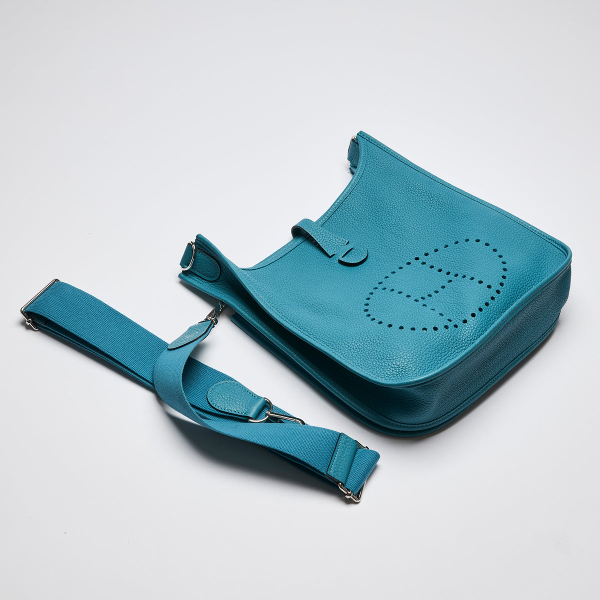 Hermes Taurillon Clemence  Evelyne 29 Blue (Front)