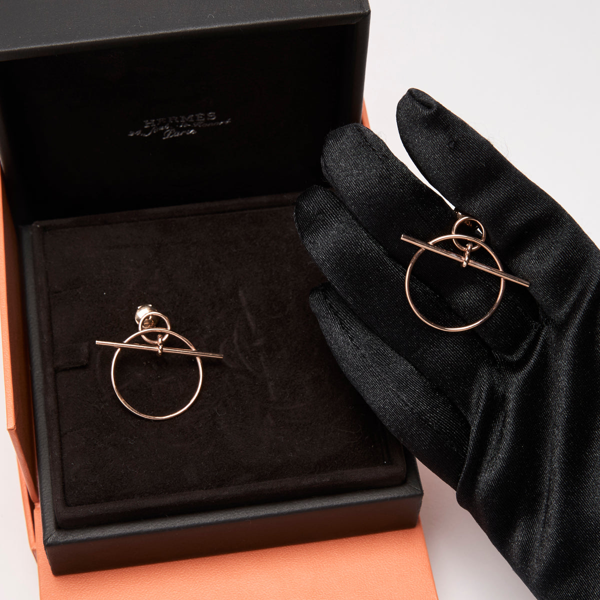 Hermes Gold Loop PM Pink Earrings(front)