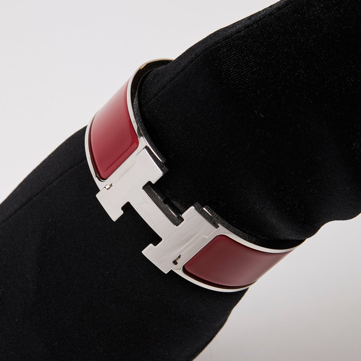 Hermes Red "Clic H" Bracelet(front)