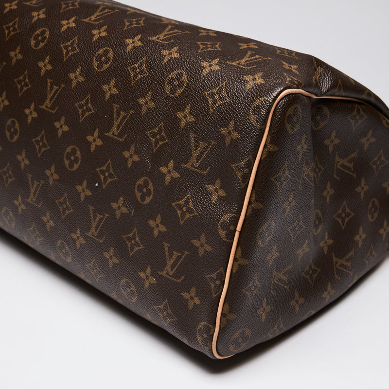 Louis Vuitton "Speedy" 40 Bag in Monogram and Leather