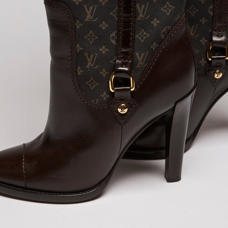 LV Brown Canvas and Leather Boots(side)