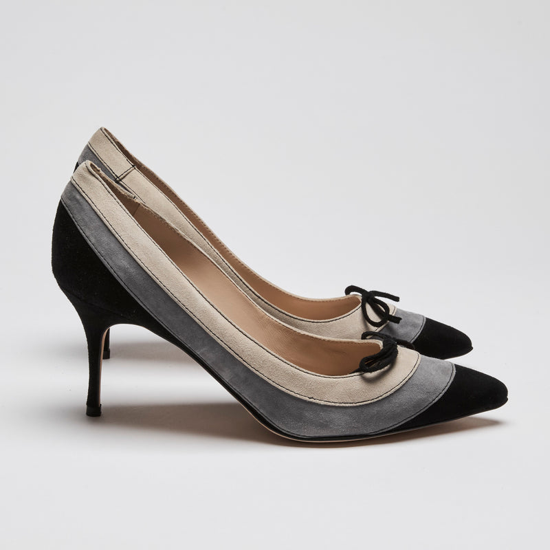 Manolo Blahnik Beige/Grey/Black Suede Point Toe Heels with Bow Size 38