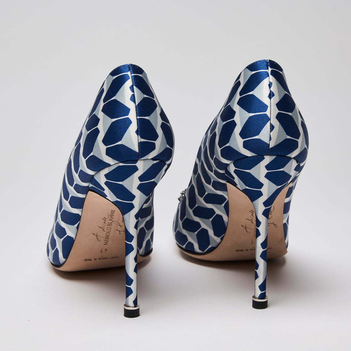 Manolo Blahnik Hangisi 105 Cosmo Embellished Pumps In Blue Size 41