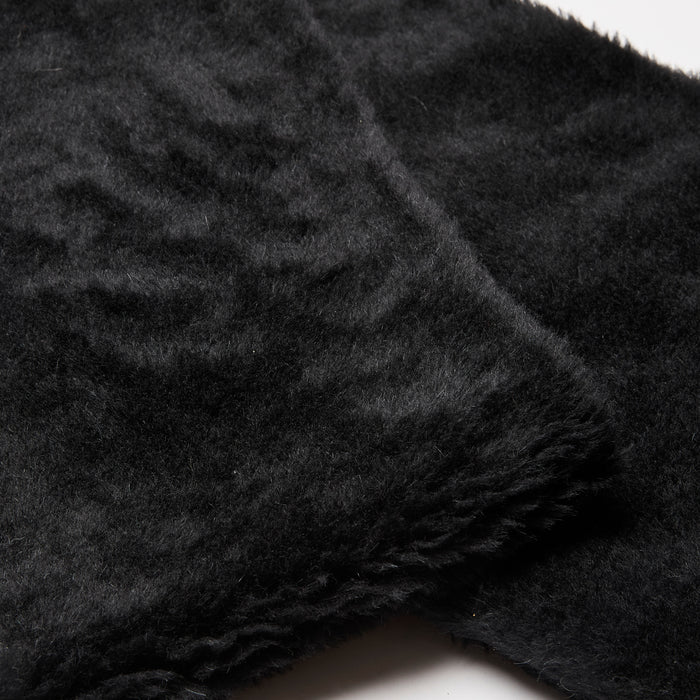 Maxmara Black Staff Fuzzy Scarf(close up)