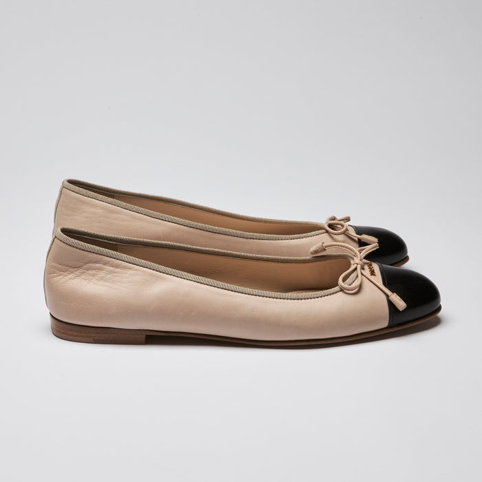 Prada Beige and Black Leather Ballet Flats Size 40