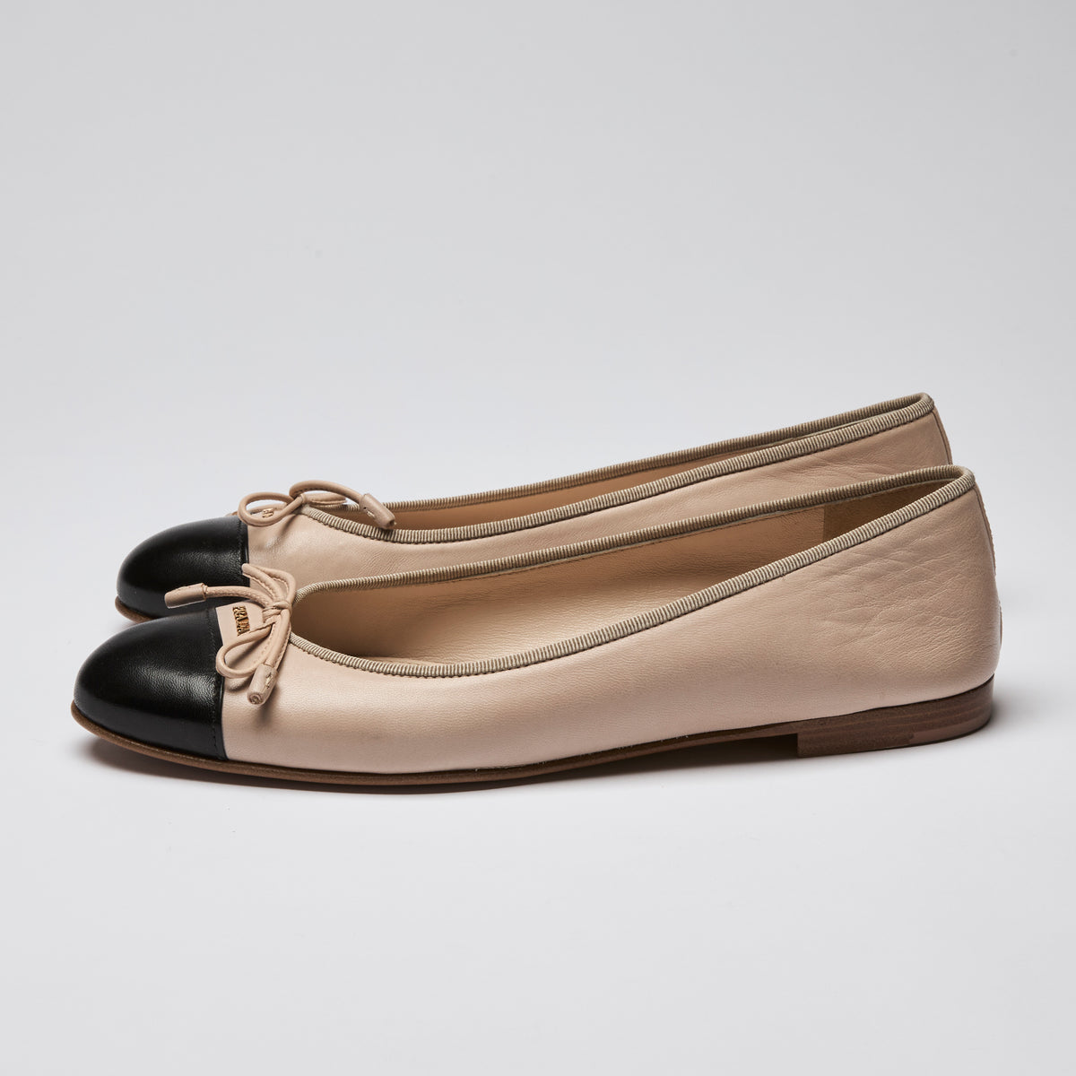 Prada Beige and Black Leather Ballet Flats Size 40