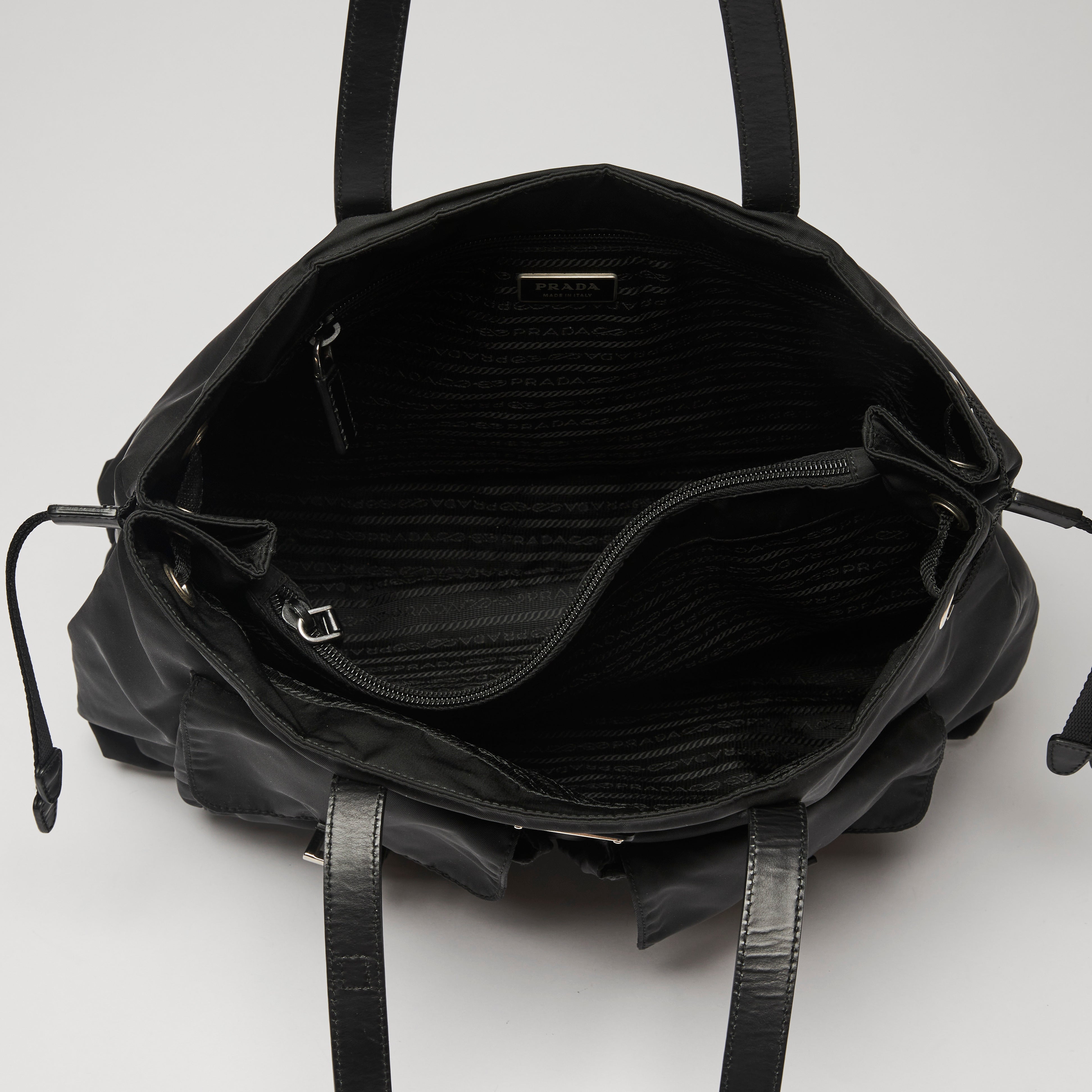 Prada Tessuto Logo Tote Bag Black Cloth ref.980083 - Joli Closet