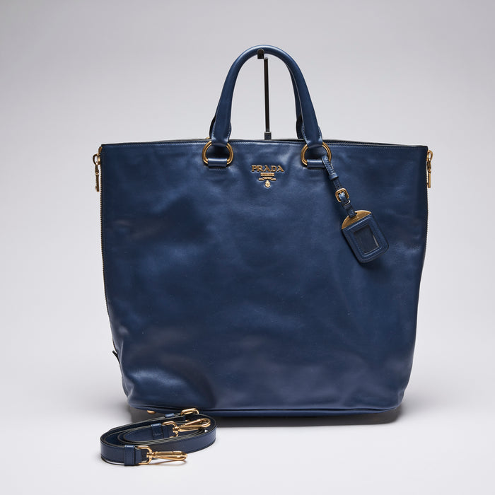 Excellent Pre-Loved Blue Grained Leather Large Tote Bag.(front)