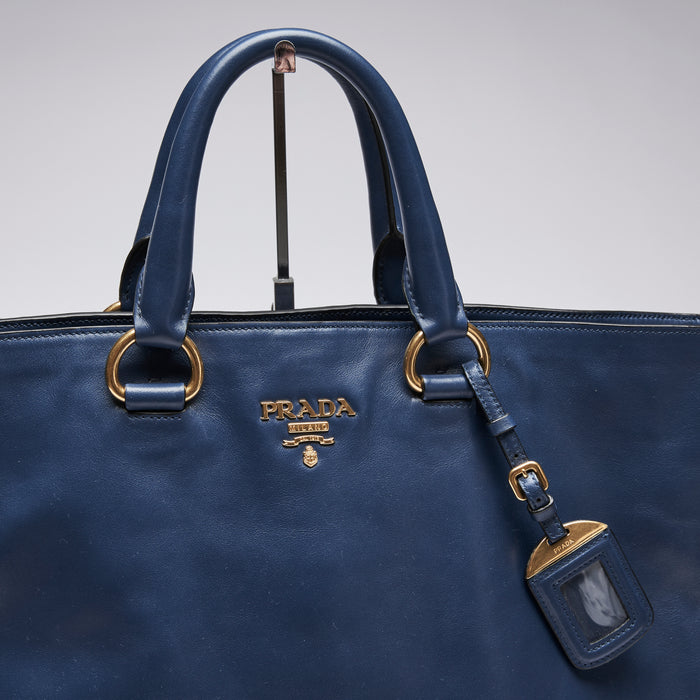 Excellent Pre-Loved Blue Grained Leather Large Tote Bag.(handle)