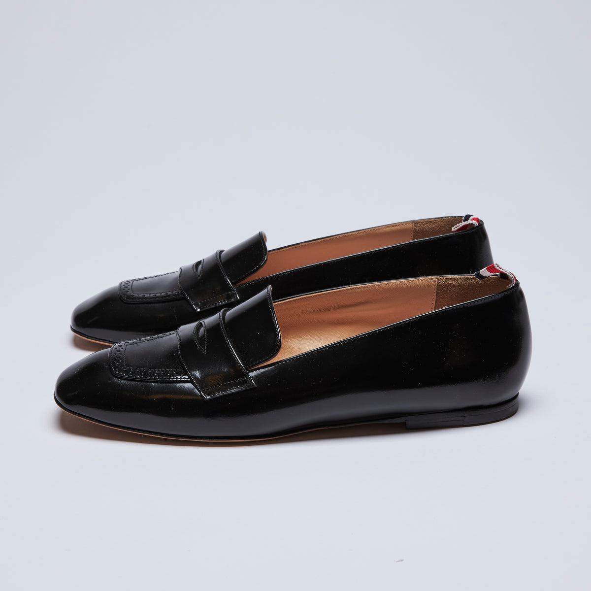 Excellent Pre-Loved Black Shiny Leather Loafers(side)