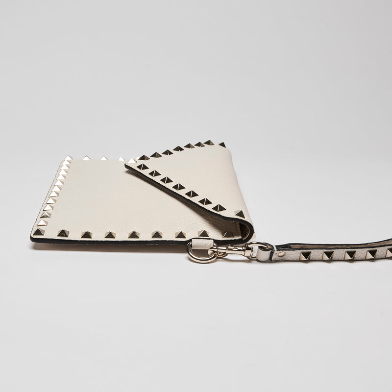 Valentino Garavani Pebbled Calfskin Large Rockstud Envelope Clutch Cream (Side)