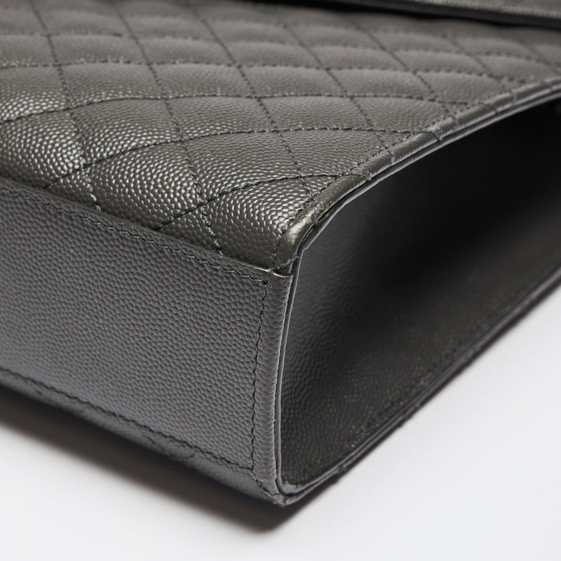 Excellent Pre-Loved Grey Quilted Pebbled Leather Large Shoulder Chain Bag. (corner)