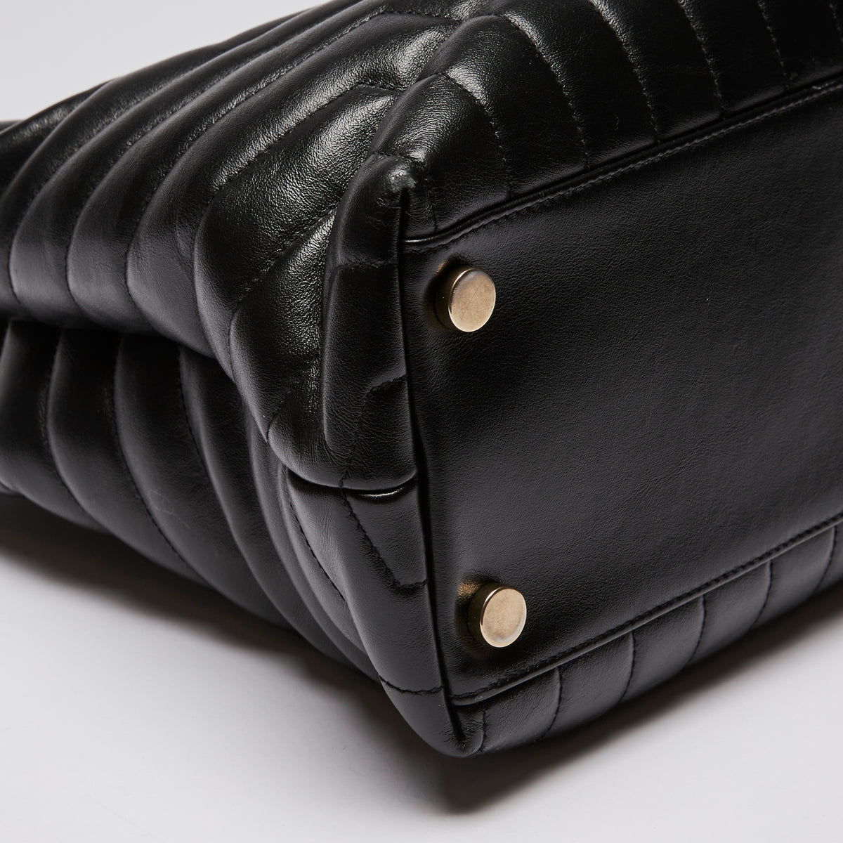 Pre-Loved Black Quilted Leather Large Tote Bag.(corner)