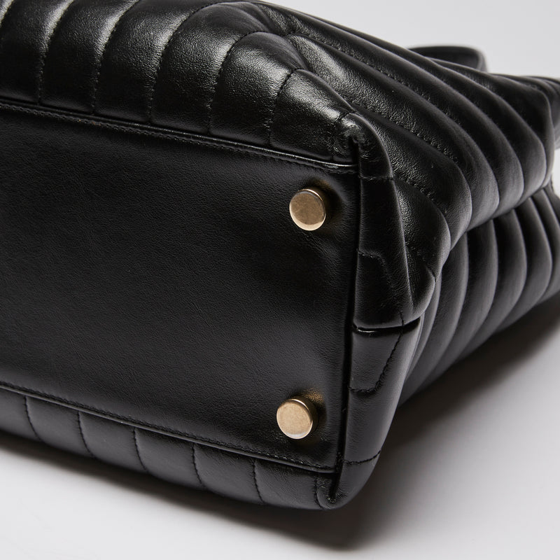 Pre-Loved Black Quilted Leather Large Tote Bag.(corner)